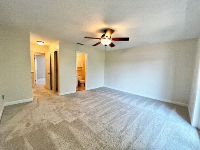 Building Photo - 2X2.5 -MOVE IN NOW! NEW LVP FLOORING ON 1ST FLOOR! NEW CARPET ON 2ND FLOOR! WATER VIEWS! CALL TOD...