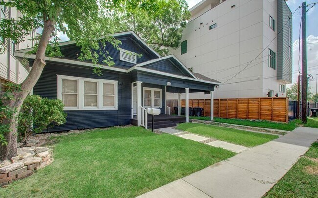 Primary Photo - 1511 Truxillo St
