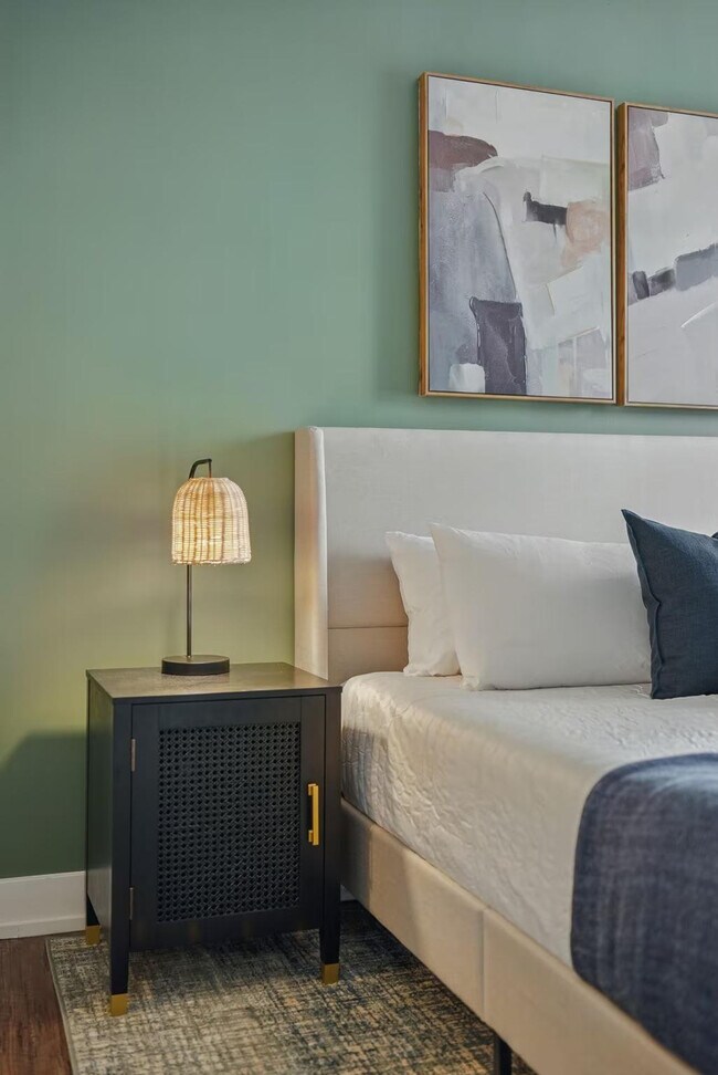 Building Photo - 400 Walnut St