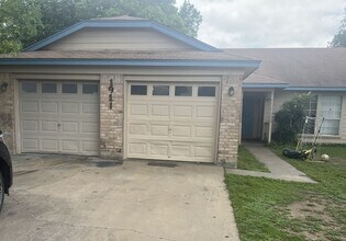 Building Photo - 1911 Gracy Farms Ln