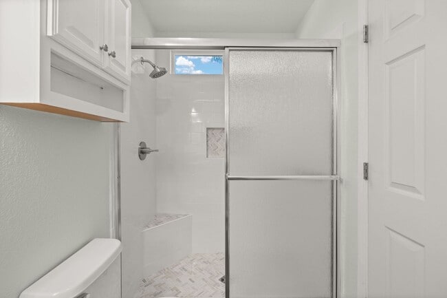 Building Photo - Beautiful 3 Bedroom Home