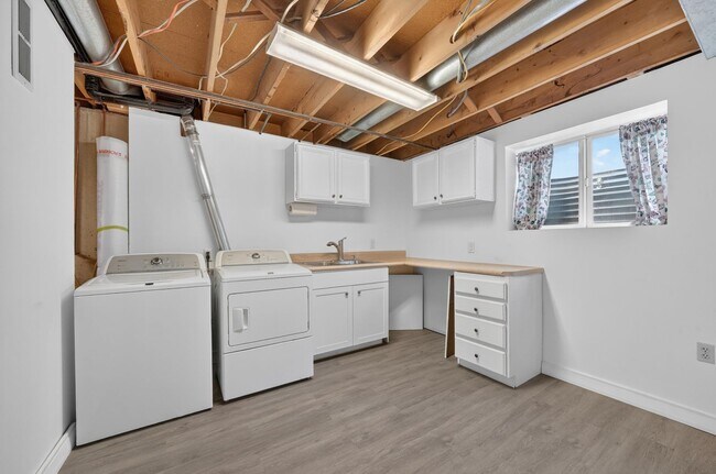 Building Photo - 1788 E Tramway Dr