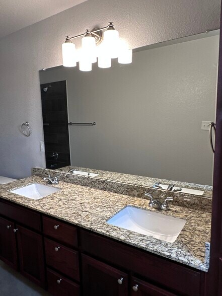 Building Photo - 1239 Liberation Ln