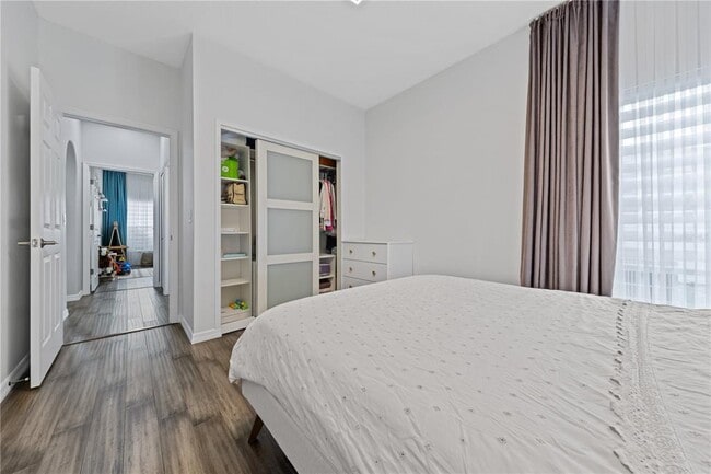 Building Photo - 7770 Glynde Hill Dr