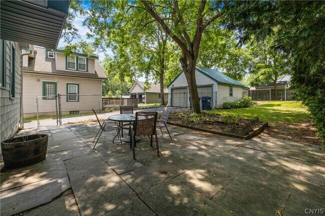 Building Photo - 448 Buckingham Ave