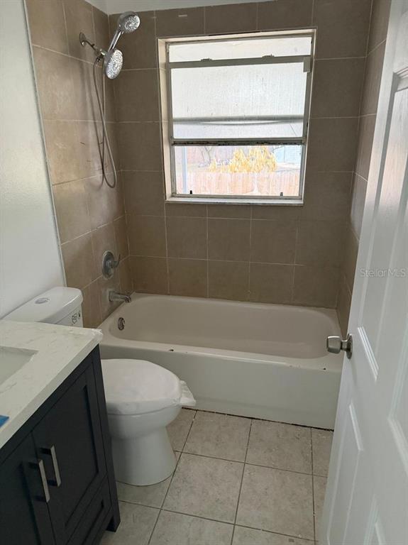 Building Photo - 13875 Glasser Ave