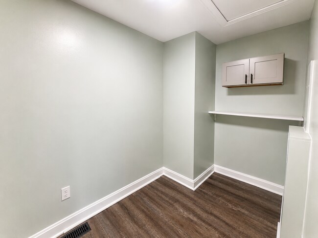Building Photo - 207A Churchhill Circle