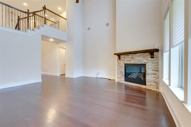 Building Photo - 10307 Latta Creek Dr