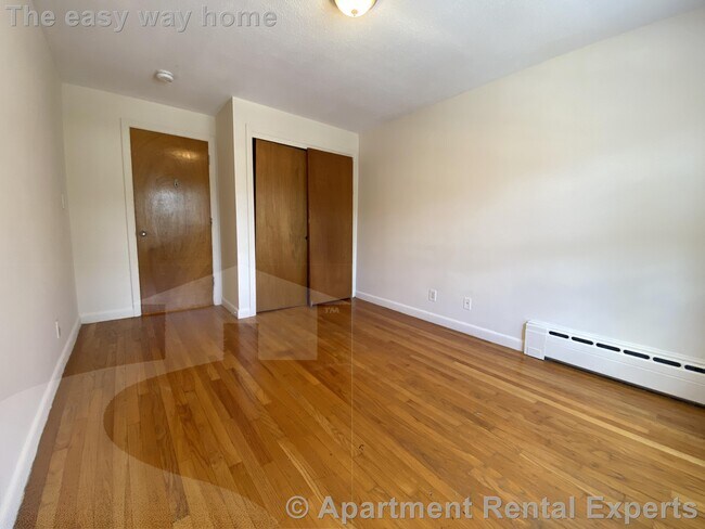 Building Photo - 20 Tufts St