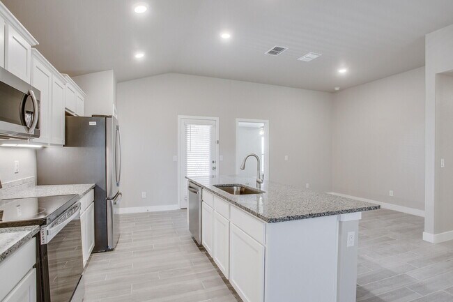 Building Photo - 1905 140th St