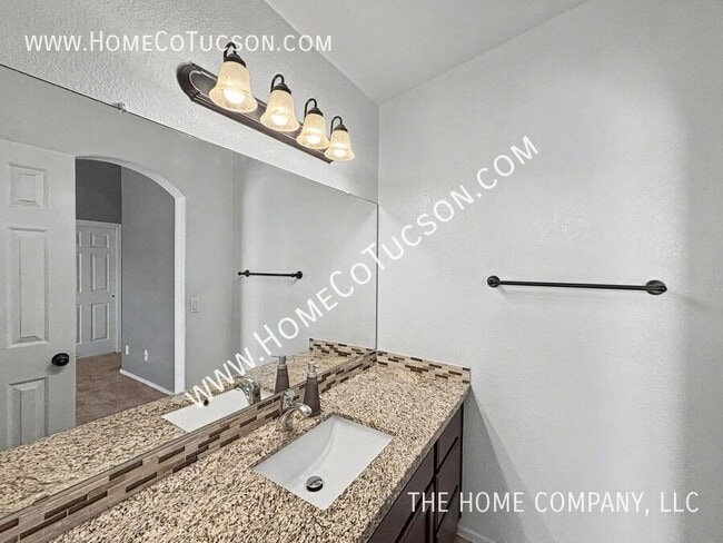 Building Photo - 6619 W Wenden Way