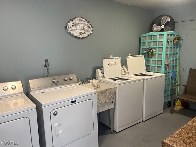 Building Photo - 1724 Pine Valley Dr