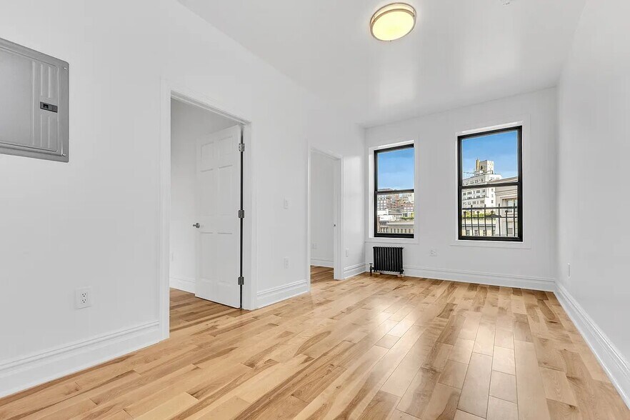 Building Photo - 160 Waverly Pl