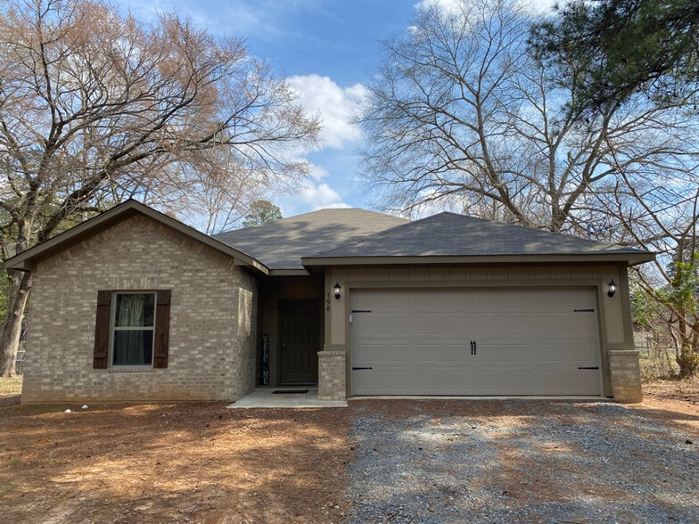 Primary Photo - 798 Madison St