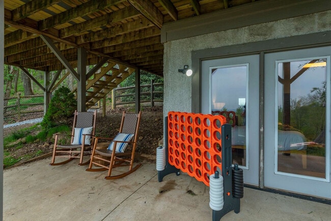 Building Photo - 36 Randall Dr