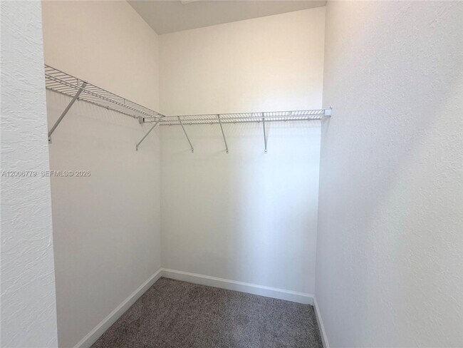 Building Photo - 2537 SE 27th Ct
