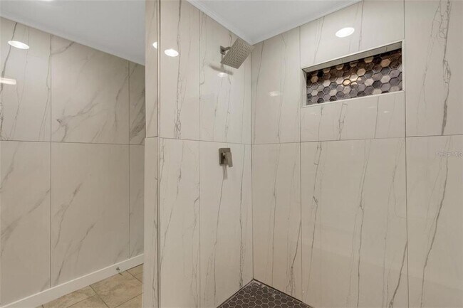 Building Photo - 2319 Beneva Terrace