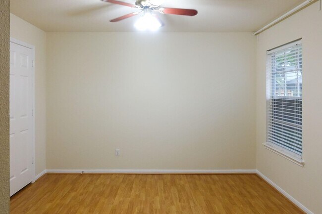 Building Photo - 20735 Spring Rose Dr