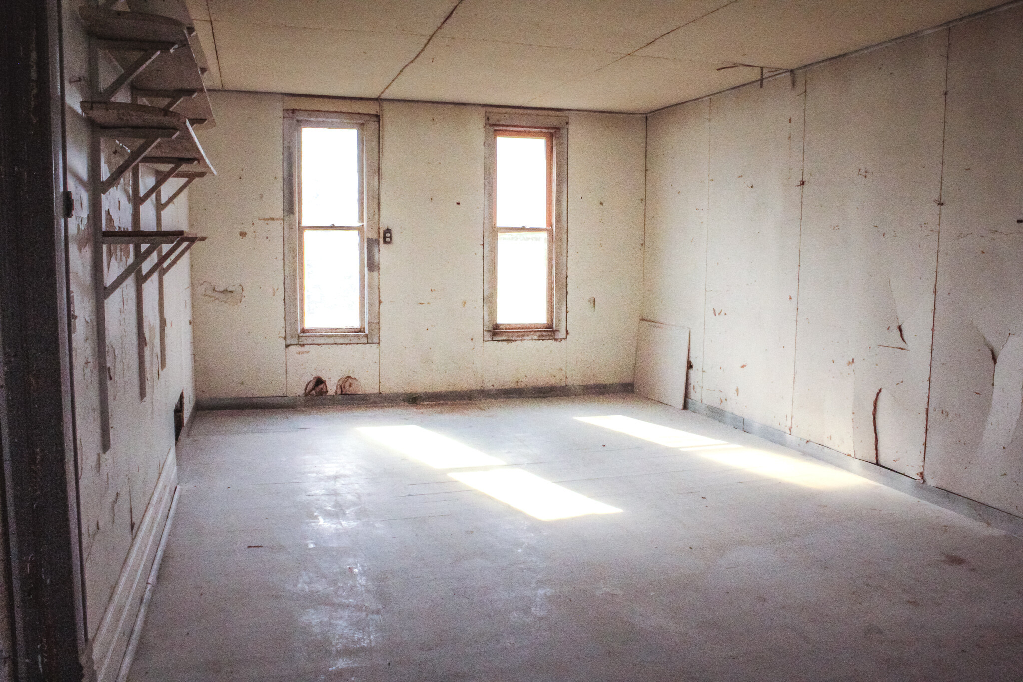 Building Photo - 610 N Chestnut