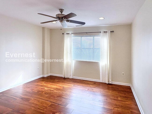 Building Photo - 2702 Lighthouse Point E