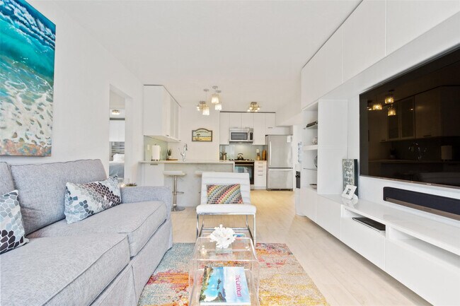 Building Photo - 800 Briny Ave