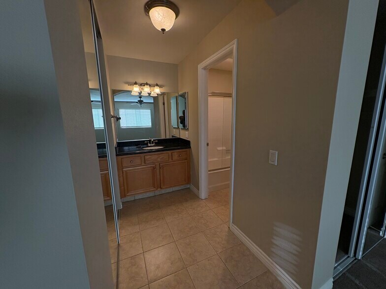Building Photo - 9929 Erma Rd