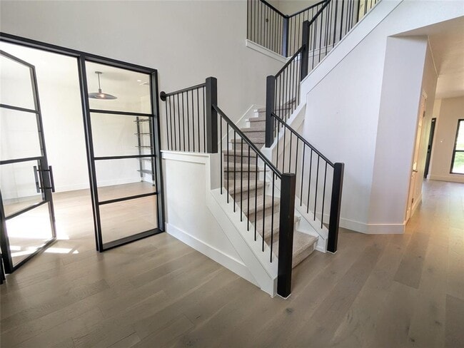 Building Photo - 9257 Scenic Bluff Dr