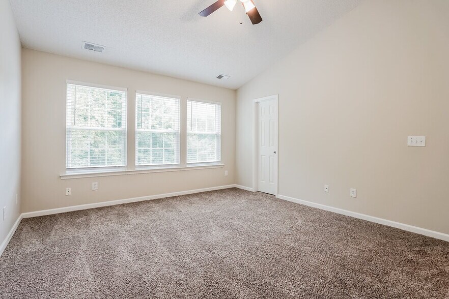 Building Photo - 3323 Marshlane Way