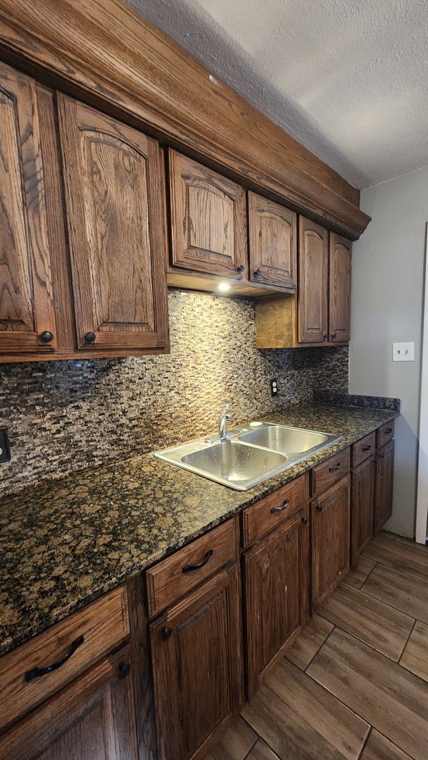 Building Photo - 4 Bed 2 Bath Home with Covered Carport in Bethany