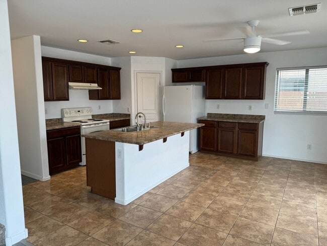 Building Photo - 2712 E Denim Trail