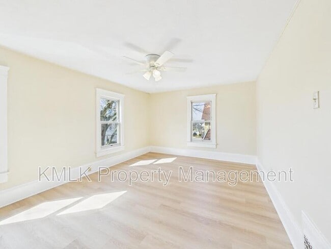 Building Photo - 773 Montana Ave