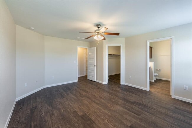 Building Photo - 710 Mitchell Dr
