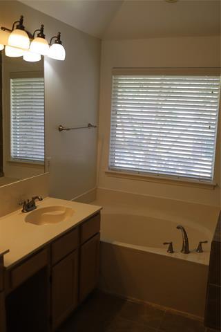 Building Photo - 2369 Red Maple Rd