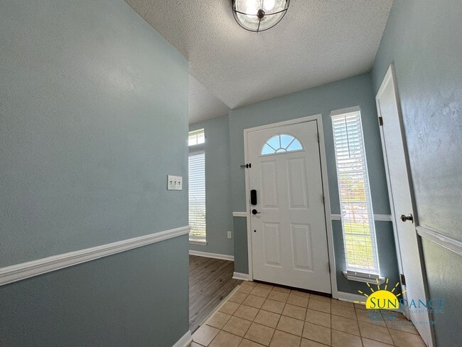 Building Photo - Centrally Located 3 Bedroom Home in Fort W...