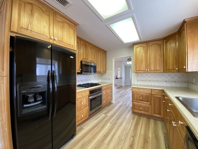 Building Photo - 2620 El Aguila Ln