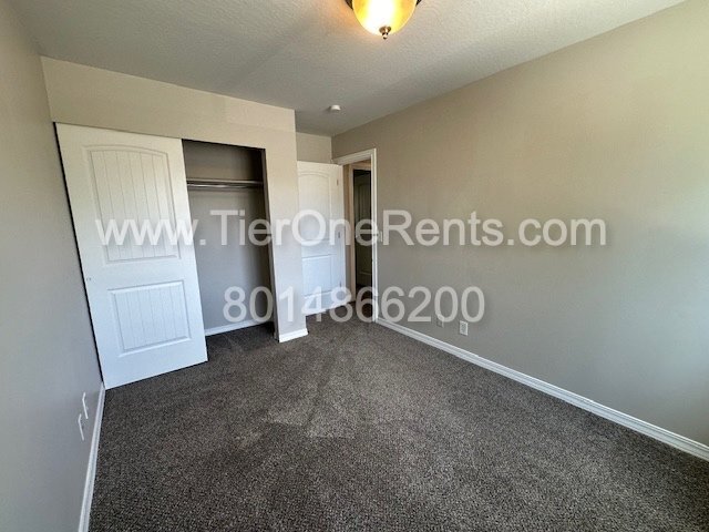 Building Photo - This property offers a NO DEPOSIT option available for qualified renters!