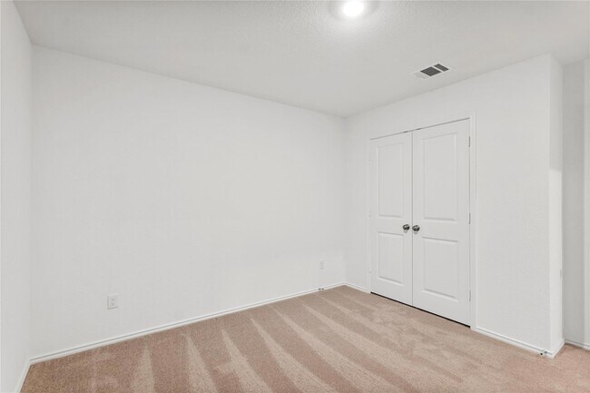 Building Photo - 161 Keefer