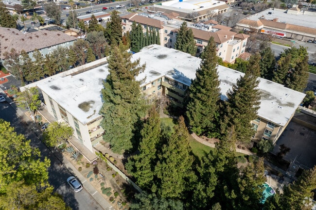 Building Photo - Crestview Apartments