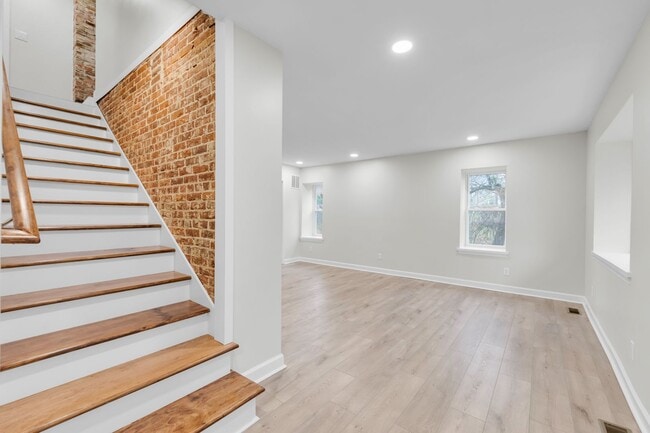 Building Photo - Fully Remodeled 4-Bedroom Home in Southern Lehigh School District