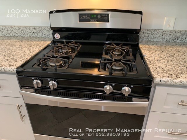 Building Photo - 100 Madison