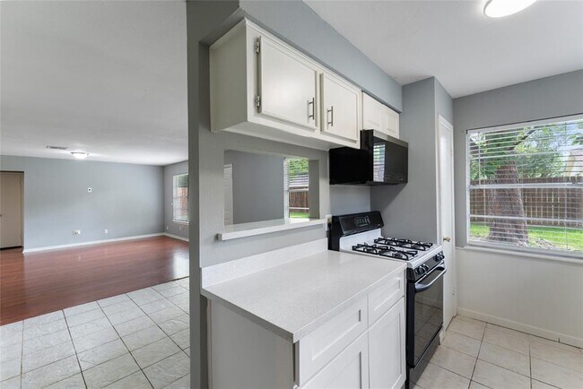 Building Photo - 29410 Sedgefield St