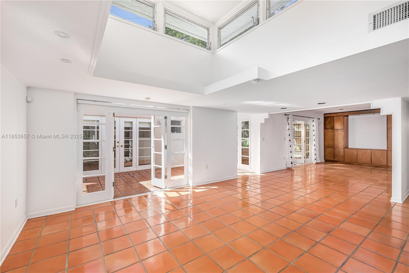 Building Photo - 4161 Ventura Ave
