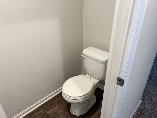 Building Photo - 3 Bed | 2.5 Bath | 2 Car Garage Townhome in Grain Valley