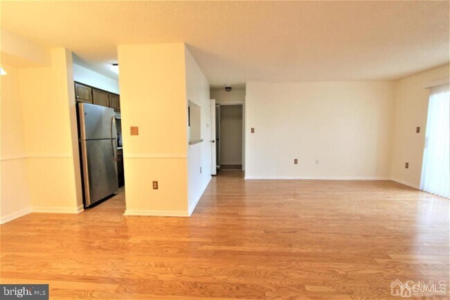 Building Photo - 1219 Ravens Crest Dr