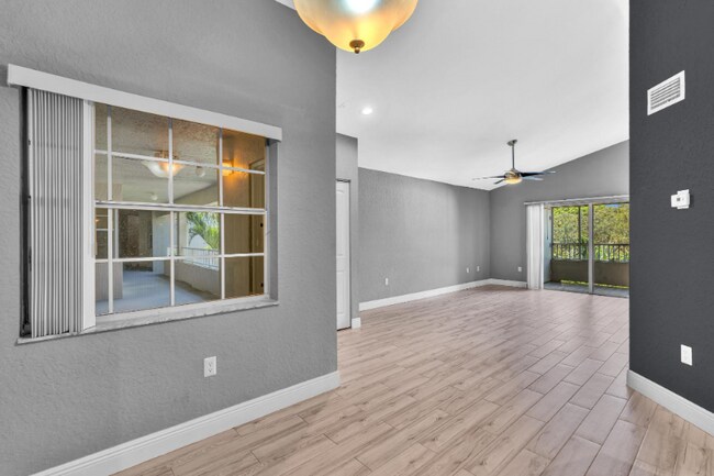 Building Photo - 2850 N Oakland Forest Dr