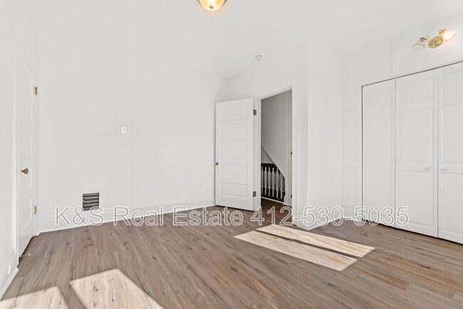 Building Photo - 1043 Mt Oliver St