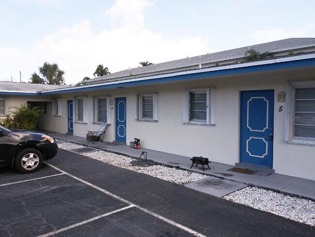 Building Photo - 1610 Shirley Ct