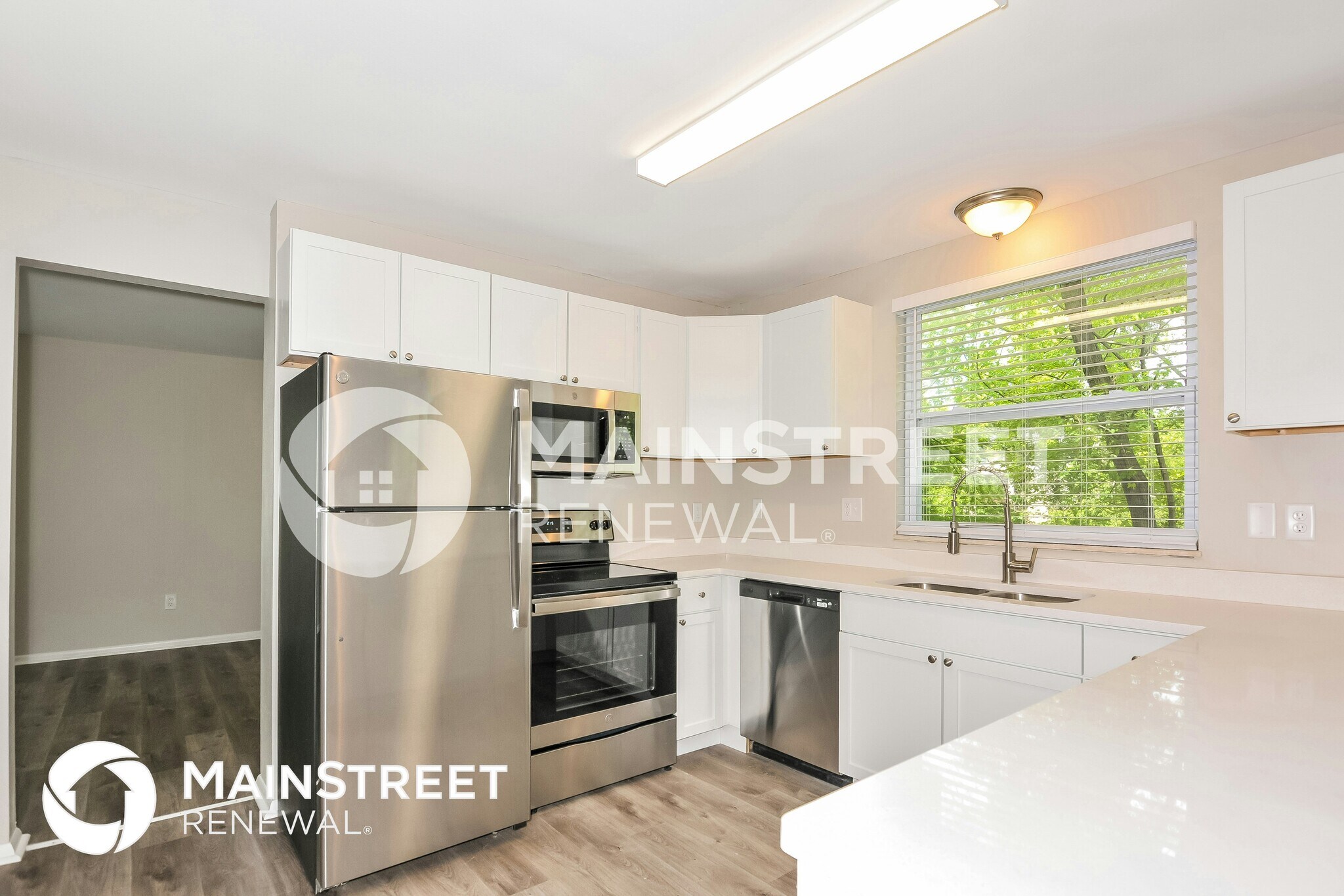 Building Photo - 12720 Coachlight Square Dr