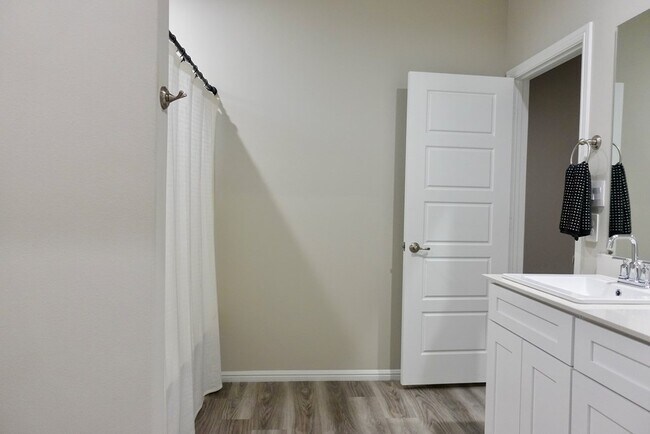 Building Photo - 6402 Globe Life Ct
