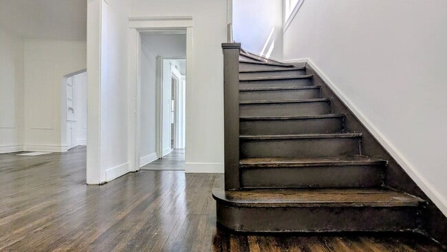 Building Photo - Updated 3-Bedroom | 1.5-Bath | Central AC | In-Unit Laundry – $1,800/month
